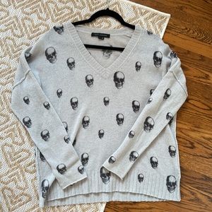 Skull Cashmere v-neck skull print sweater, size S